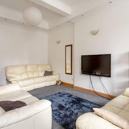 Joivy Spacious 3 Bed Apartment In The Old Town 爱丁堡 外观 照片