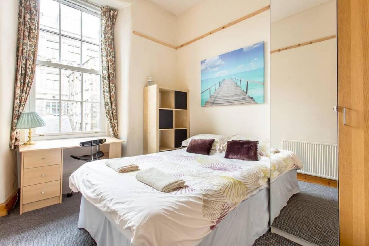 Joivy Spacious 3 Bed Apartment In The Old Town 爱丁堡 外观 照片