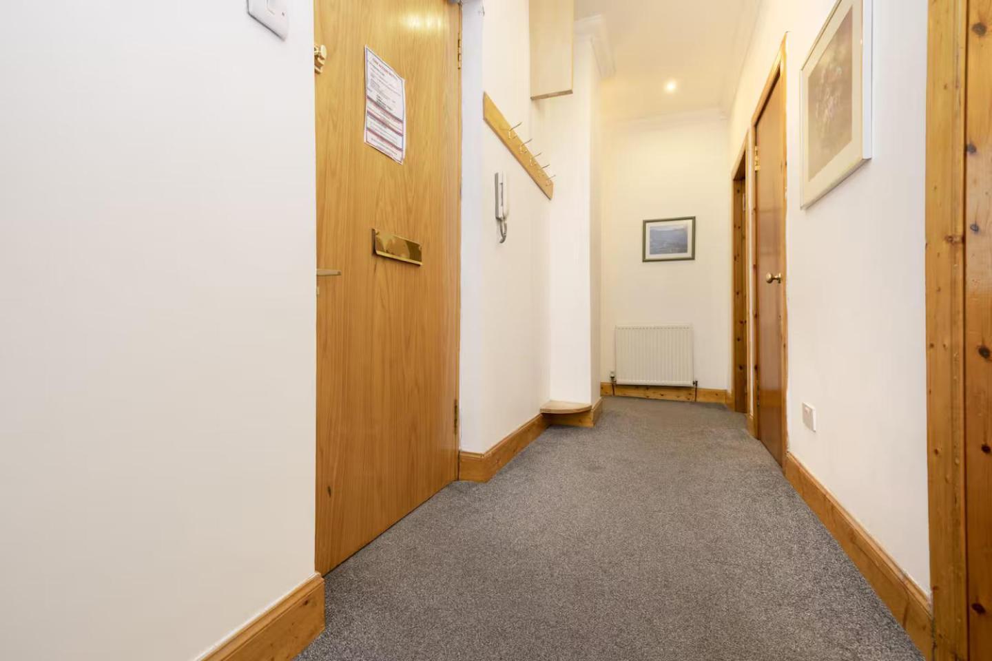 Joivy 3 Bed Flat In Old Town, Close To Grassmarket 爱丁堡 外观 照片