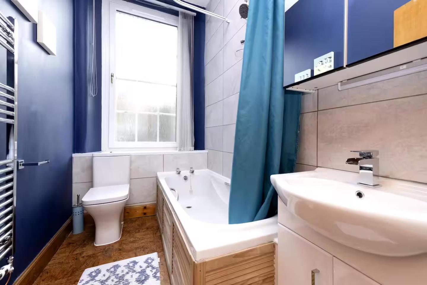 Joivy 3 Bed Flat In Old Town, Close To Grassmarket 爱丁堡 外观 照片